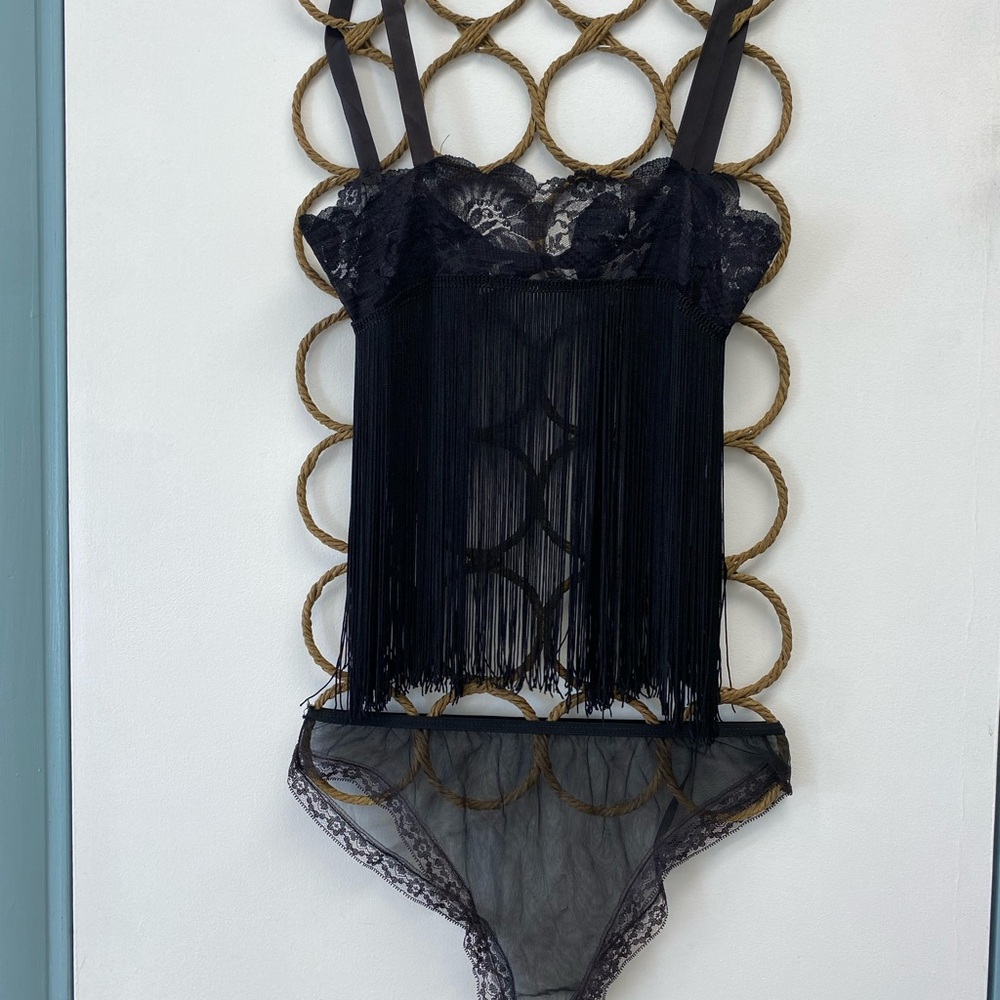 2- piece Long Fringe & Lace Black Negligee - size Large